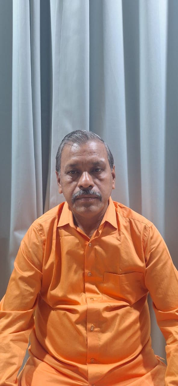समाजसेवी ने सांसद-विधायक की 'सम्मान की राजनीति' पर उठाए सवाल, कहा- जनता बुनियादी समस्याओं से जूझ रही