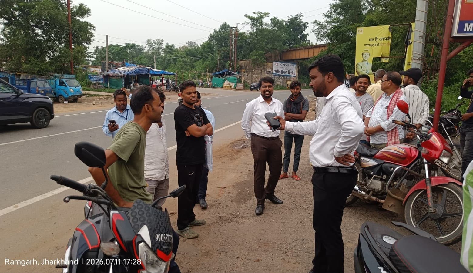 चितरपुर-रजरप्पा मार्ग पर चला सघन हेलमेट जांच अभियान, दर्जनों वाहन चालकों पर जुर्माना