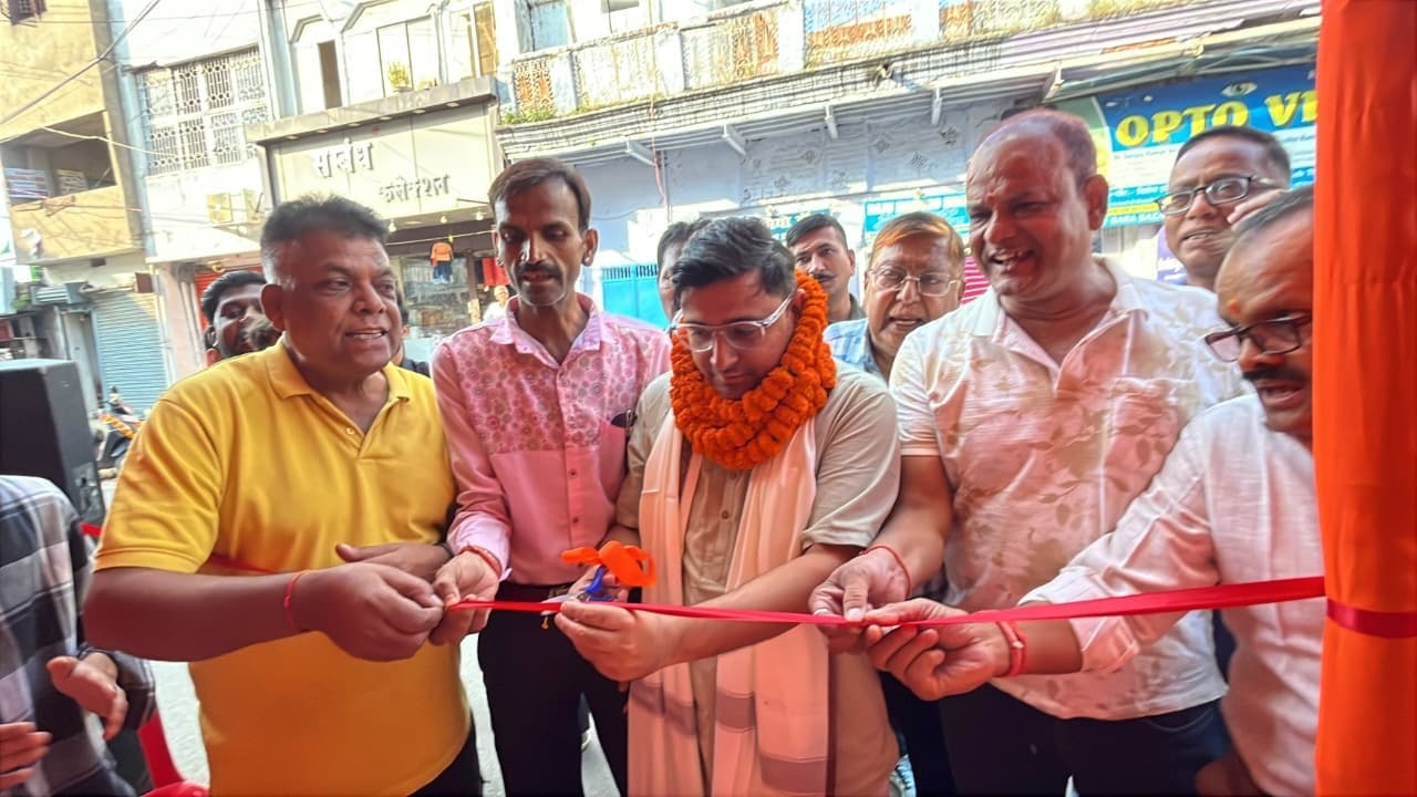बड़ा बाजार में लकी ड्रॉ स्टॉल का भव्य शुभारंभ, श्रद्धालुओं में उत्साह