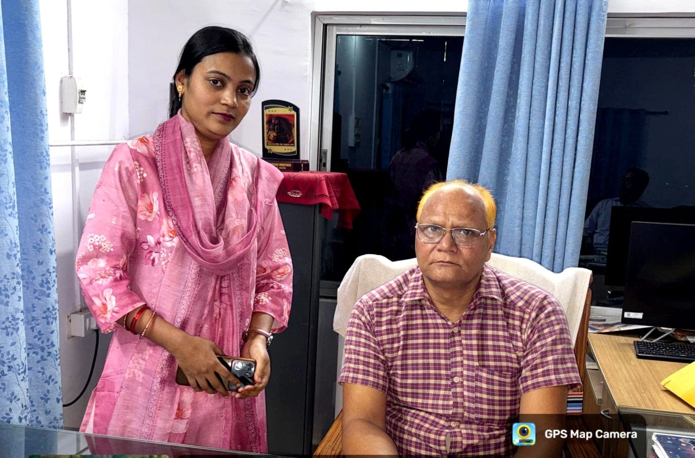 वार्ड नंबर-2 में बिजली व्यवस्था चरमराई, बांस के खंभों के सहारे बिजली लेने को मजबूर लोग