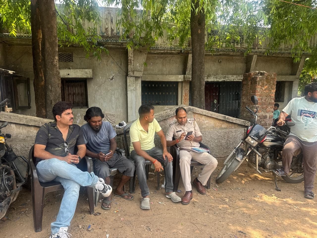 मूहर्रम को लेकर बड़कागांव पुलिस अलर्ट, थाना प्रभारी ने किया क्षेत्र का दौरा