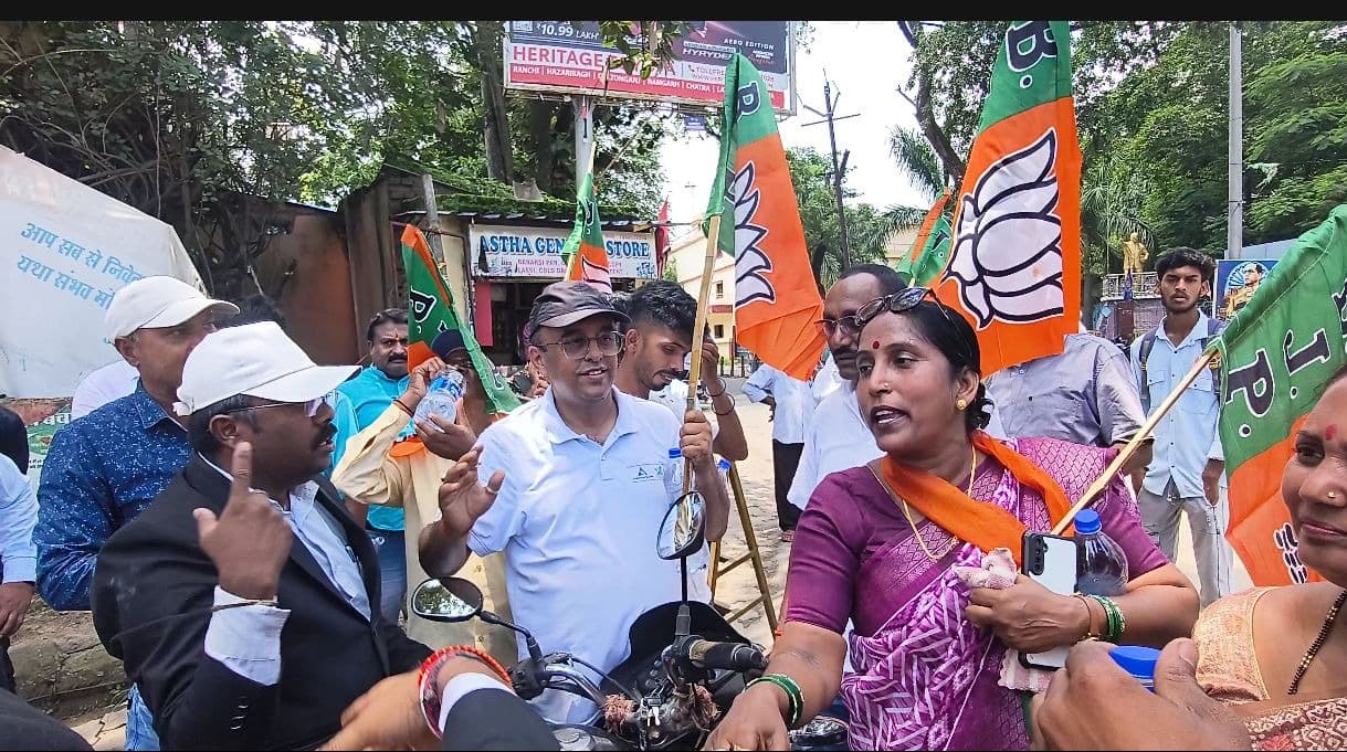 बंदी के दौरान वकील-सह-पत्रकार ने बदसलूकी, गाली-गलौज और जान से मारने की धमकी का लगाया आरोप 