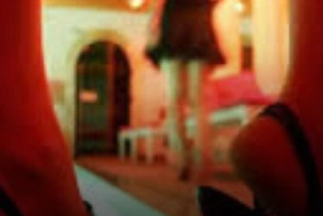 ठाणे में होटल से देह व्यापार रैकेट का भंडाफोड़, महिला वकील गिरफ्तार