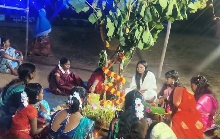 बलसगरा में कर्मा पर्व पर रातभर गूंजे कर्मा गीत
