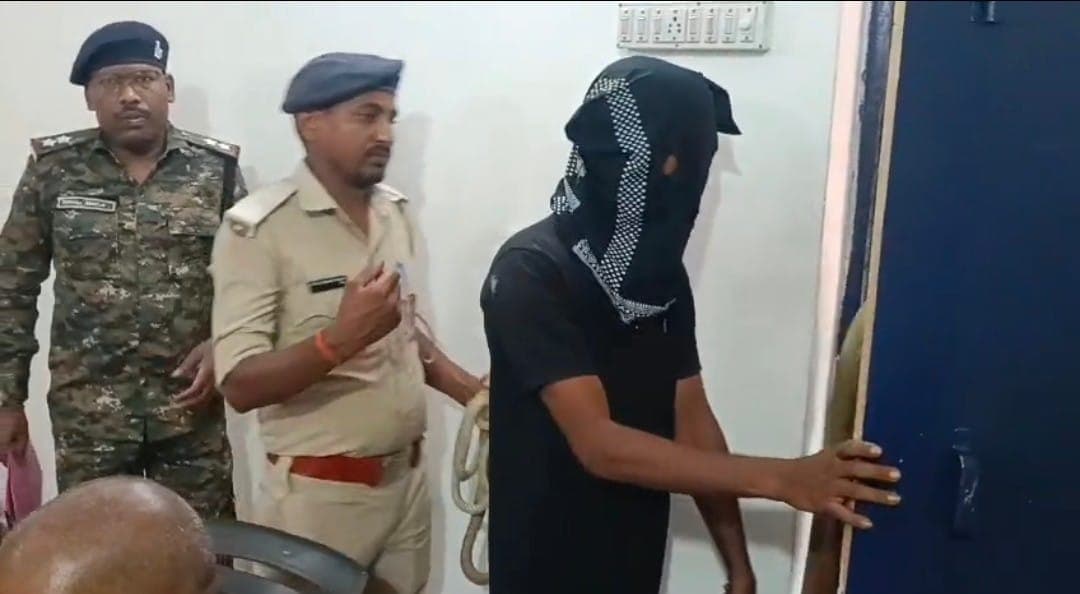टंडवा पुलिस की बड़ी कार्रवाई, 4 लाख की ब्राउन शुगर के साथ दो तस्कर गिरफ्तार