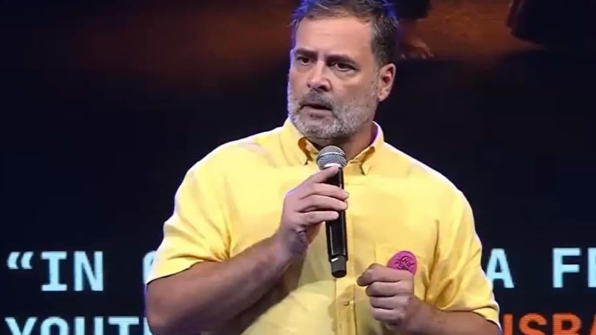 मनुस्मृति कहती है महिला कभी स्वतंत्र न हो’, पुणे में राहुल गांधी ने महिलाओं की आजादी को बताया देश की ताकत
