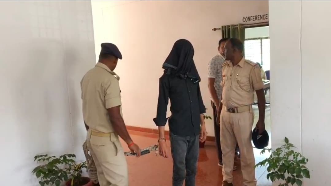 धमकी का पर्चा, वायरल वीडियो और डेढ़ लाख की डील! प्रिंस खान गैंग के ‘राजदार’ तक पहुंची पुलिस
