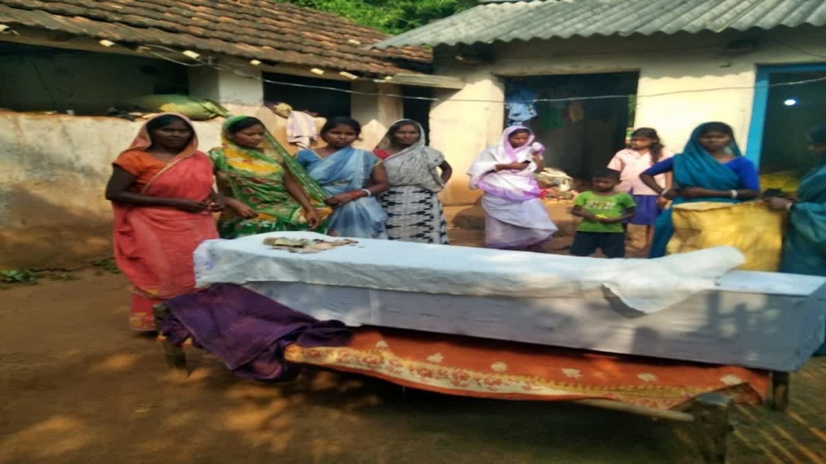 गुजरात हादसे में दुमका के दो मजदूरों के शव पहुंचे