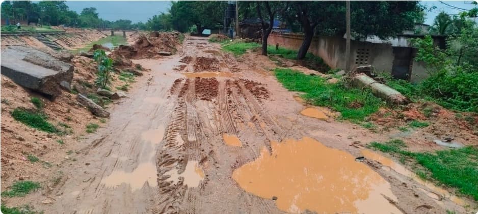 कोनार नहर की बदहाली से किसान और ग्रामीण परेशान, एक सप्ताह में समाधान नहीं तो आंदोलन की चेतावनी