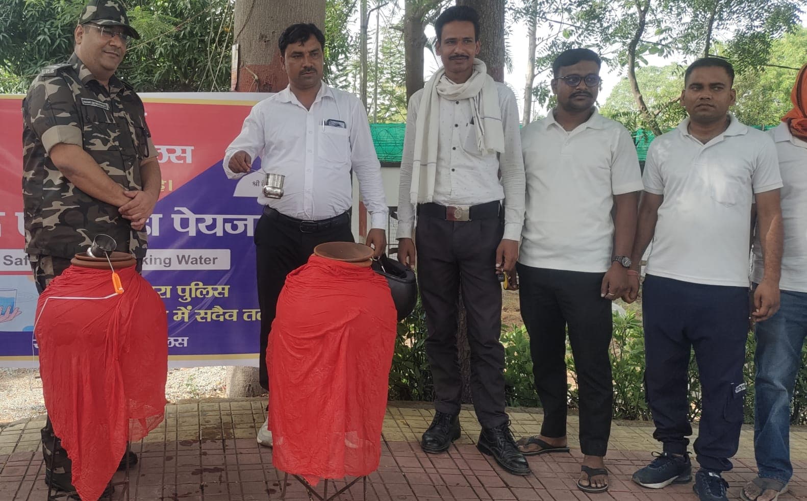 भीषण गर्मी में राहत: एसपी ने किया प्याऊ केंद्र का उद्घाटन