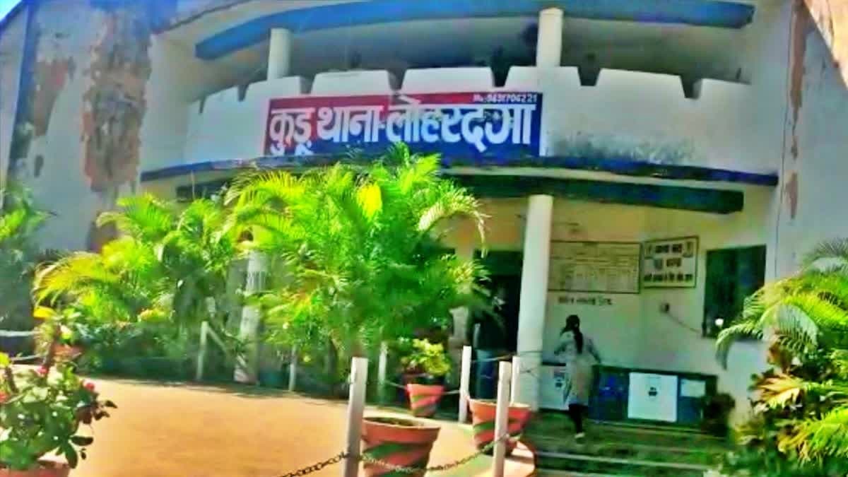 आवासीय विद्यालय में कई छात्राओं को सांप ने काटा, एक की मौत