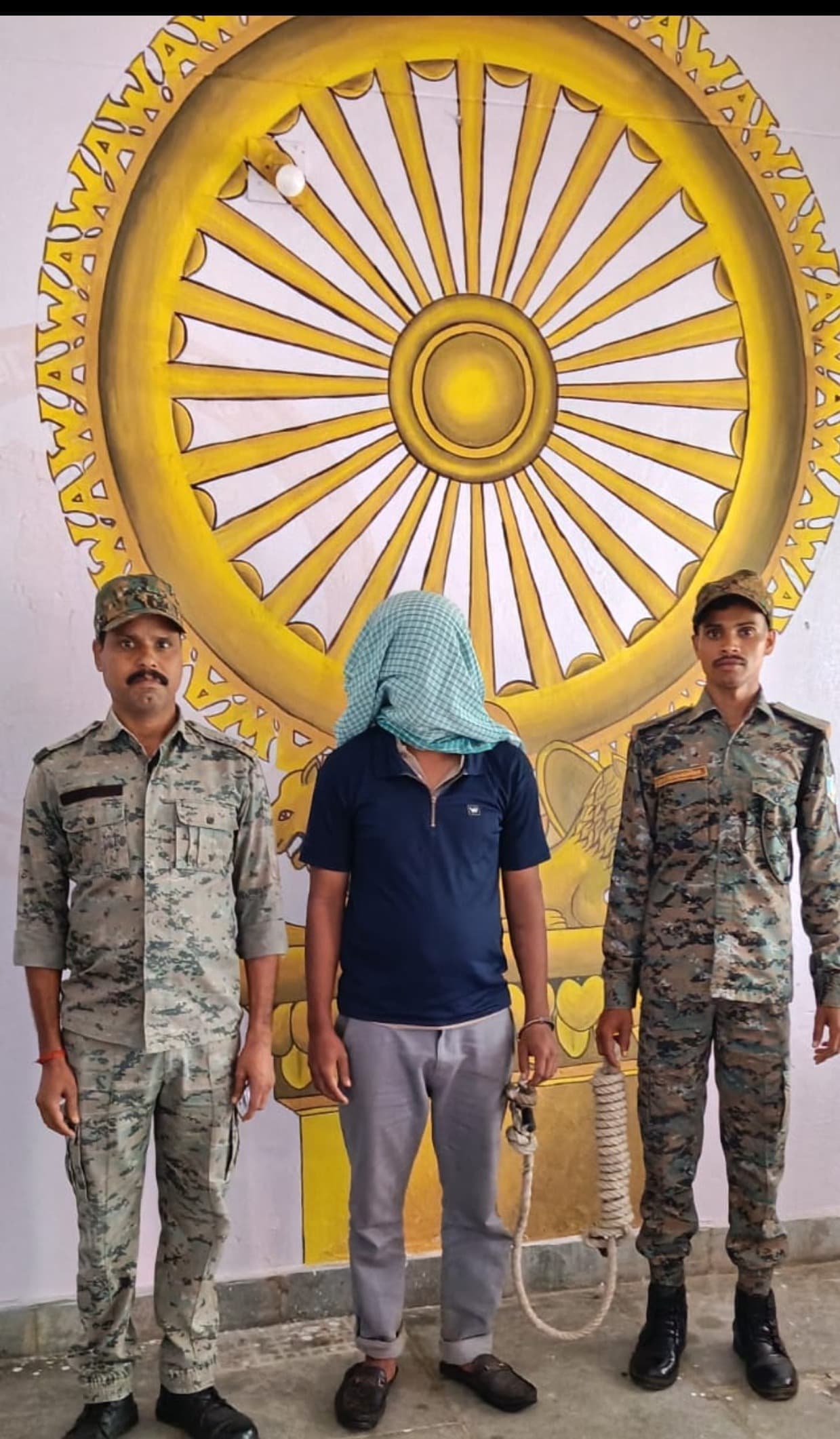 दारू में चोरी की मोटरसाइकिल बरामद, आरोपी गिरफ्तार