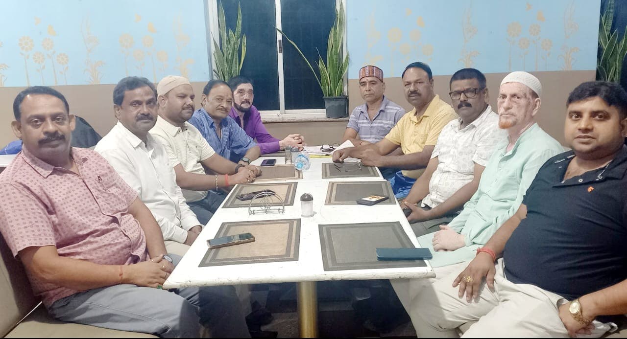 भुरकुंडा दुकानदार संघर्ष समिति की बैठक, संगठन मजबूत करने पर जोर