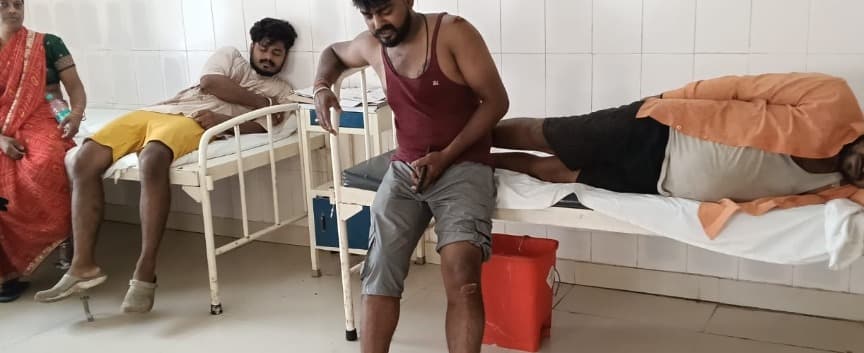 बरही-धनबाद रोड पर जमीन विवाद में मारपीट, 6 लोग घायल, 5 रेफर