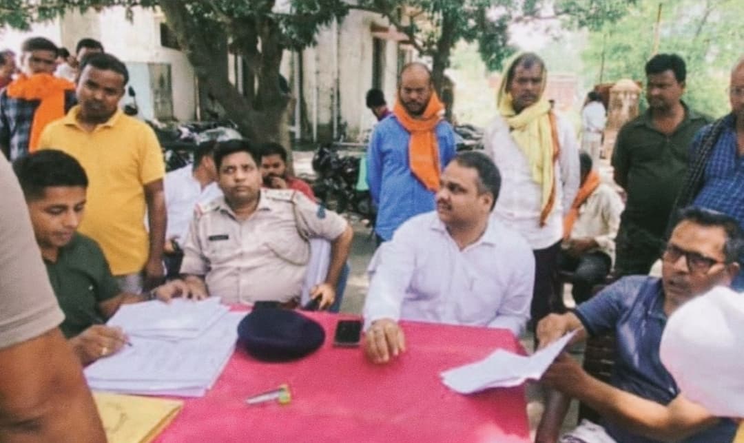 बरही थाना परिसर में मंगलवार को लगा थाना दिवस, जमीन संबंधी आए 14 मामले 