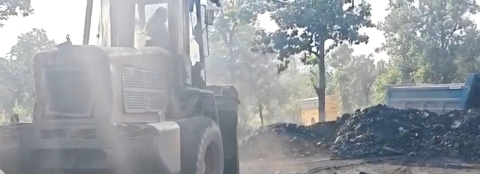 महुआटांड़ में कोयला तस्करी पर सीआइएसएफ का प्रहार