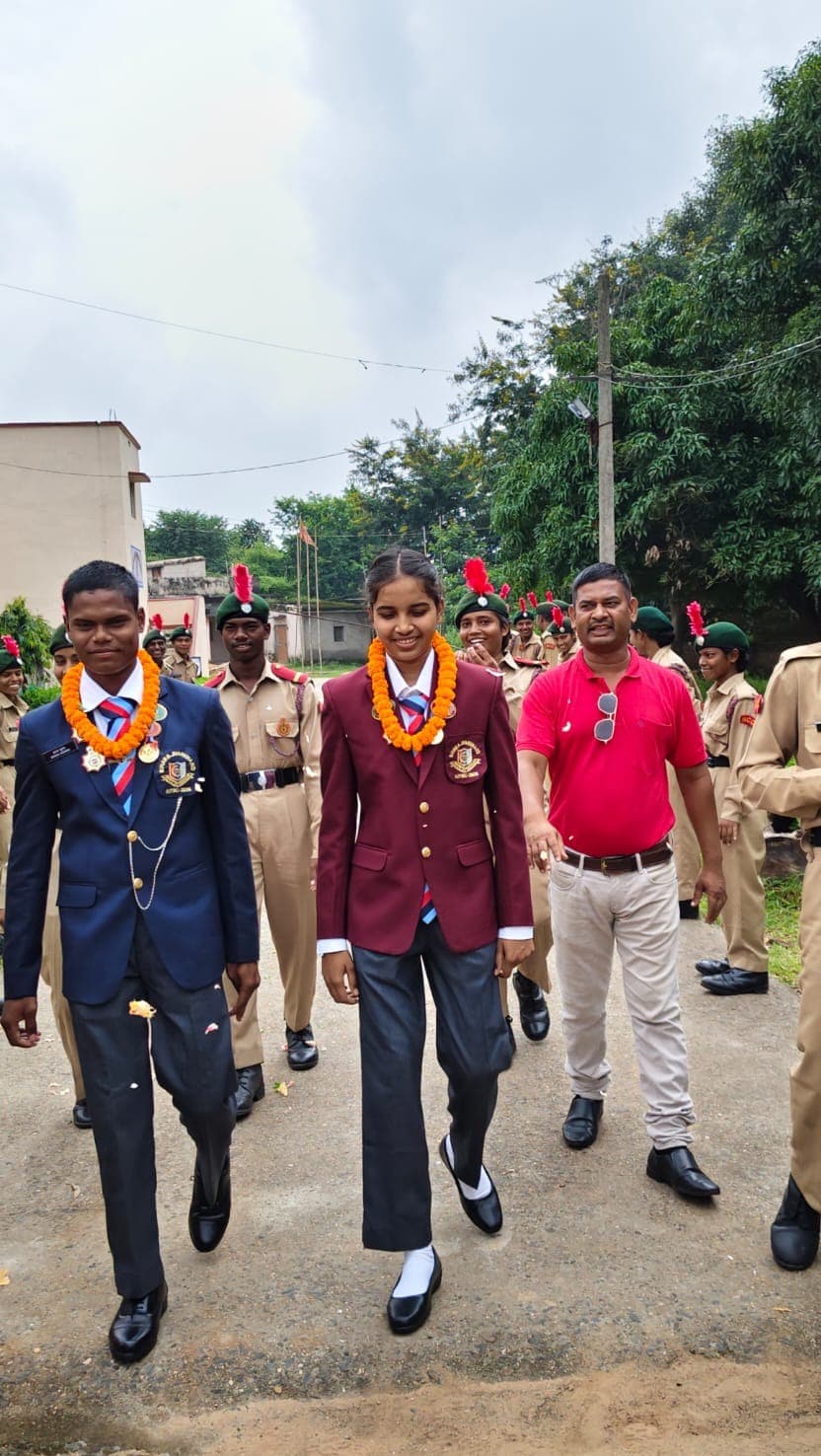 दिल्ली से लौटे एनसीसी   कैडेट बादल व वर्षा का छोटा नागपुर कॉलेज में स्वागत