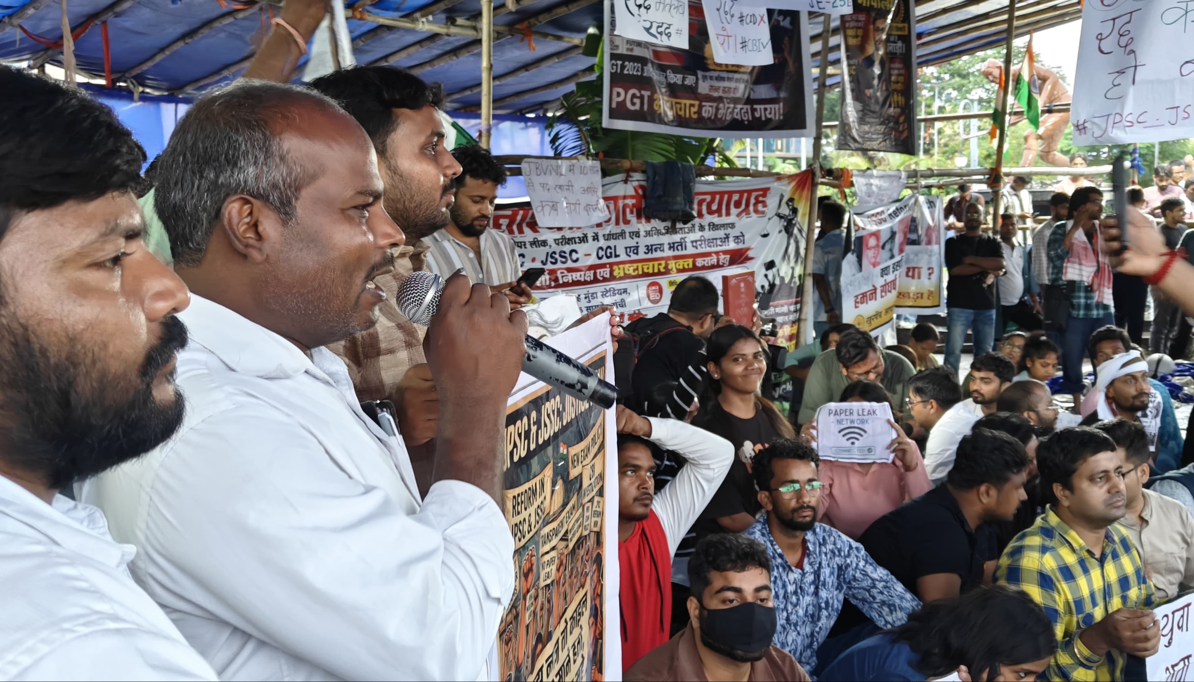 JPSC एवं JSSC में अनियमितता, पेपर लीक, धांधली के विरोध में बस्ती बचाव संघर्ष समिति संयोजक मिंटू पासवान 