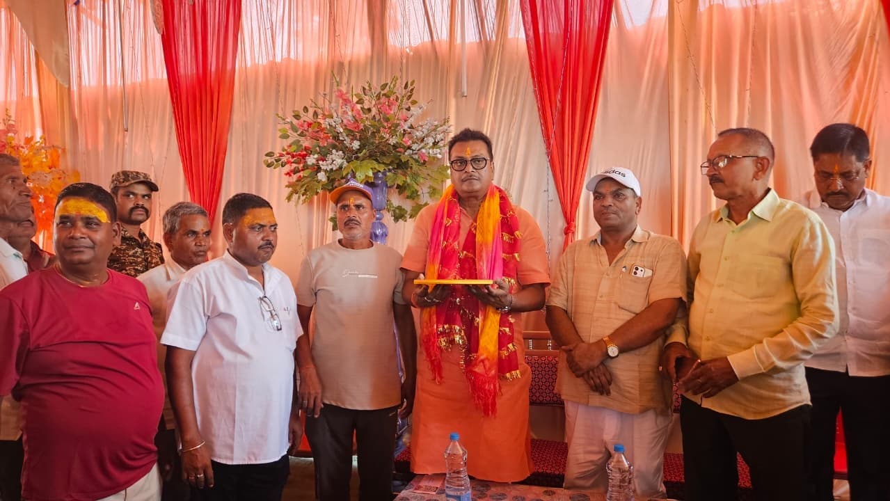 कटकमसांडी में जनसेवा के रंग में दिखे सांसद मनीष जायसवाल