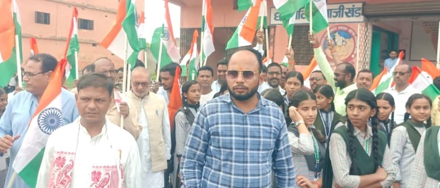बरही में भाजपा की तिरंगा यात्रा, विधायक मनोज कुमार यादव के नेतृत्व में उमड़ा जनसैलाब