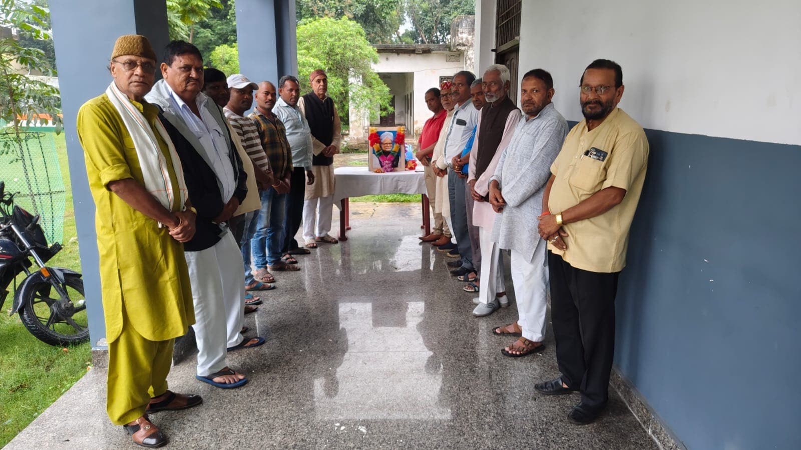 पूर्व प्रधानमत्री डाॅ.मनमोहन सिंह को कांग्रेसियों किया याद 