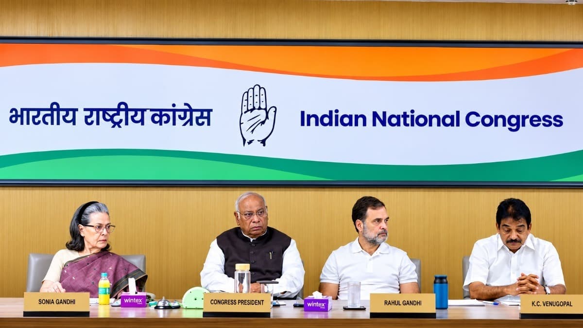 खड़गे ने चुनाव आयोग और केंद्र सरकार पर गंभीर आरोप लगाए