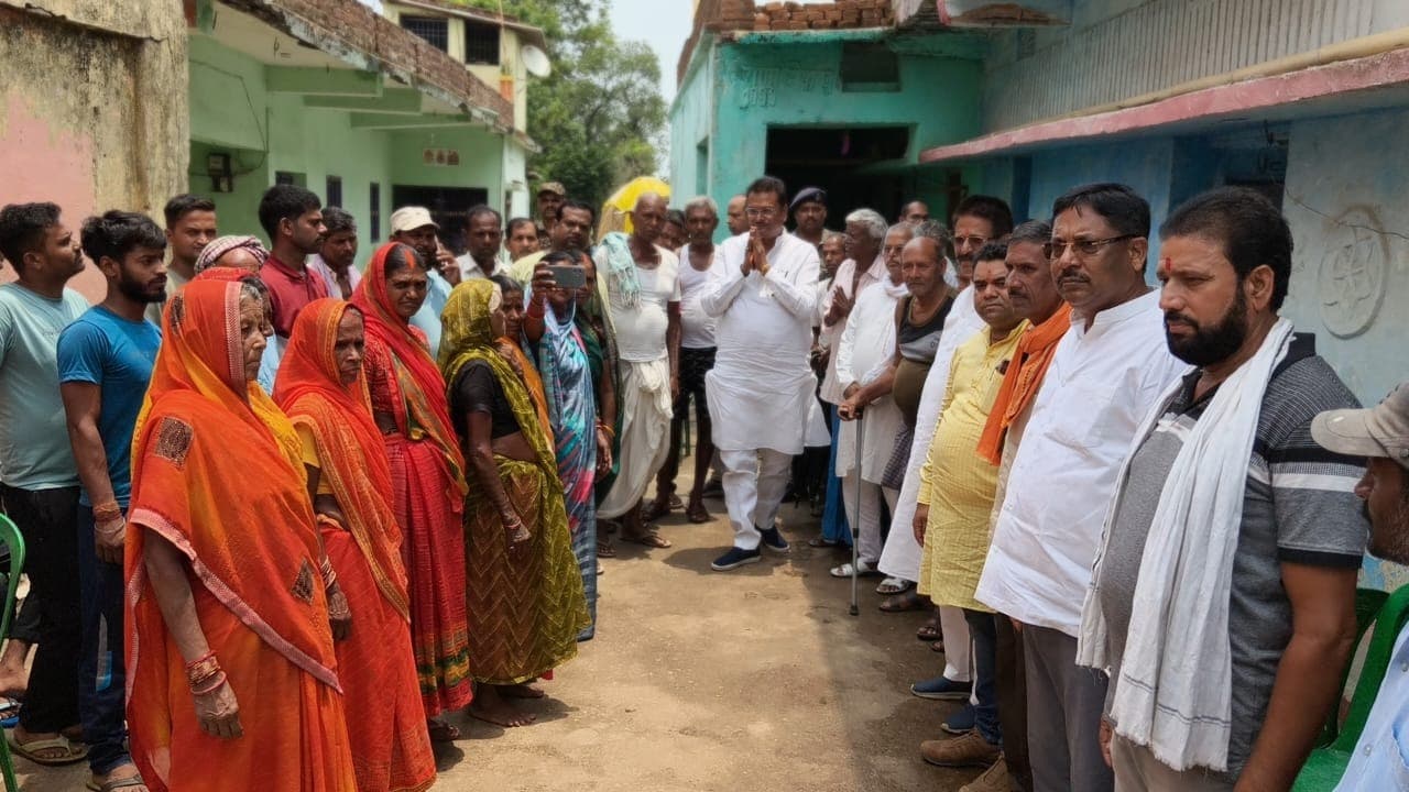 हजारीबाग सांसद मनीष जायसवाल ने टाटीझरिया प्रखंड में लगाई चौपाल