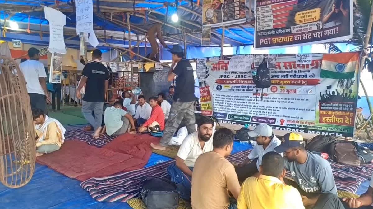 रांची में प्रदर्शनकारी छात्रों का सरकार पर हमला, भ्रामक सूचना फैलाने का आरोप