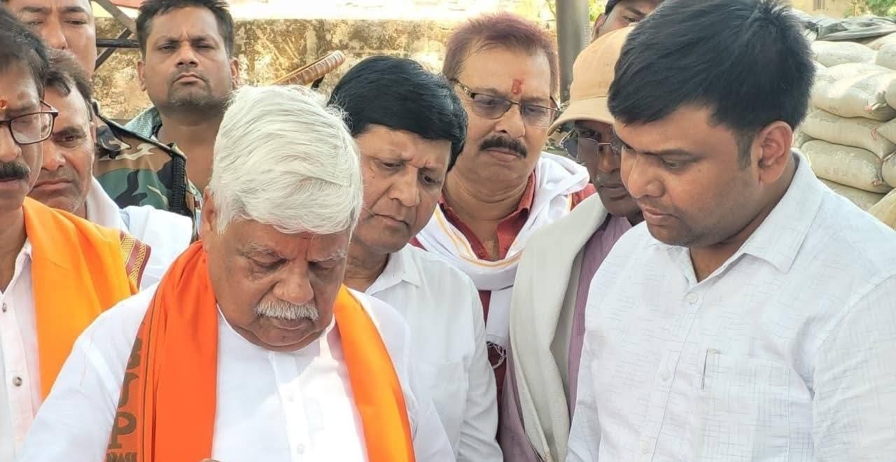 सांसद विष्णु दयाल राम ने 'प्रगति पथ यात्रा' के तहत पेयजल परियोजनाओं का किया निरीक्षण