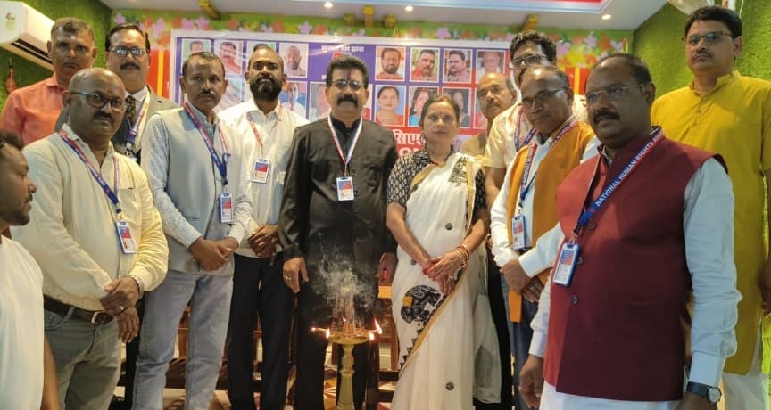 हजारीबाग में एनएचआरए की मानवाधिकार कार्यकर्ता सम्मेलन सह सम्मान समारोह में सैकड़ों कार्यकर्ताओं का हुआ सम्मान
