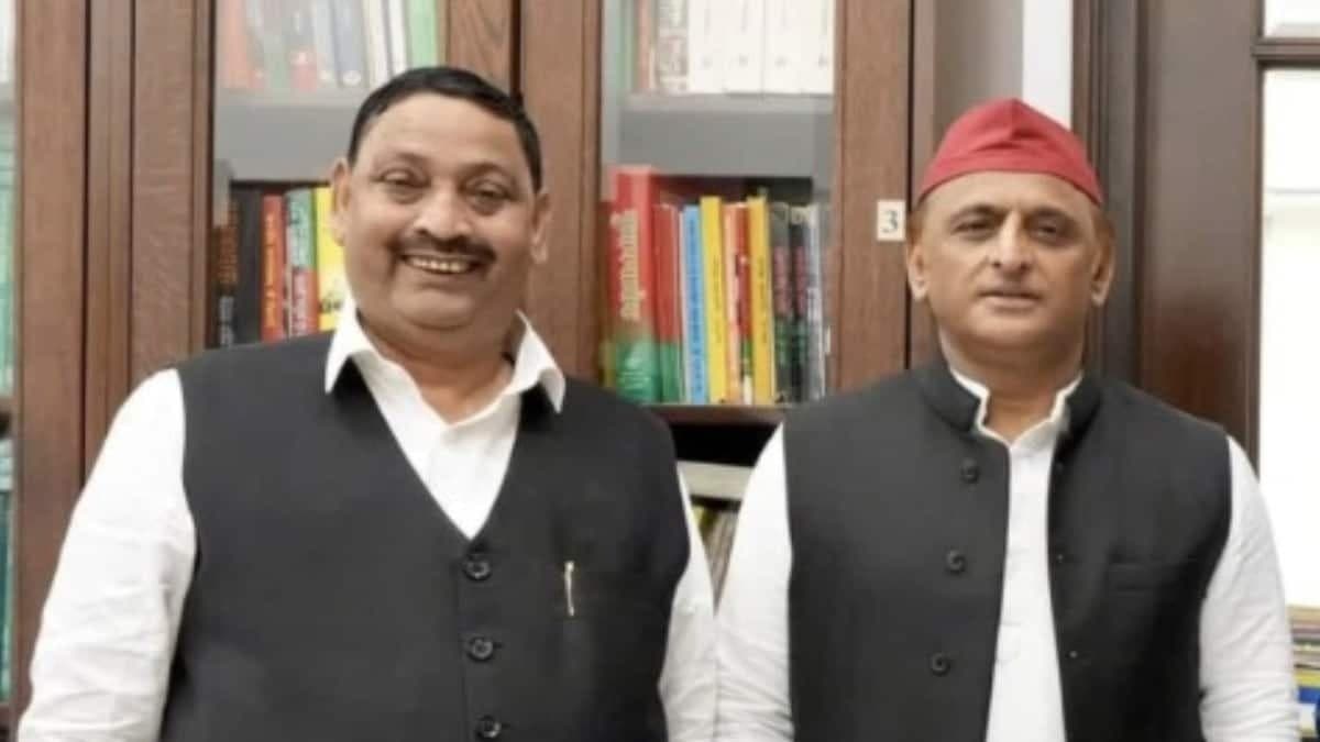 यूपी चुनाव से पहले BJP को बड़ा झटका, पूर्व सांसद धर्मेंद्र कश्यप सपा में शामिल