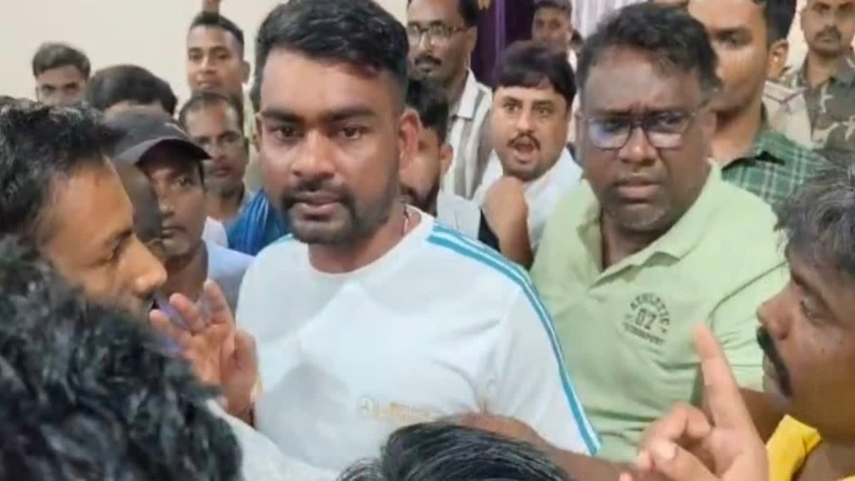 बरवाअड्डा थाना में बवाल के बाद विधायक जयराम महतो समेत 10 लोगों पर FIR