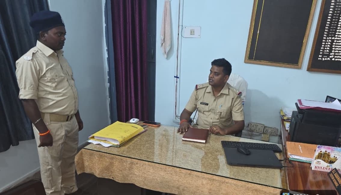 चौकीदार परेड में पुलिस ने दिए सतर्कता और सूचना संकलन के निर्देश
