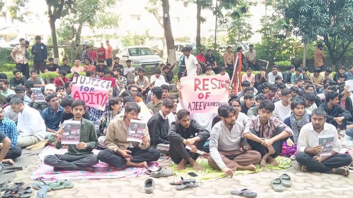 IIIT रांची में छात्र की मौत पर हंगामा, निदेशक-डीन के इस्तीफे की मांग