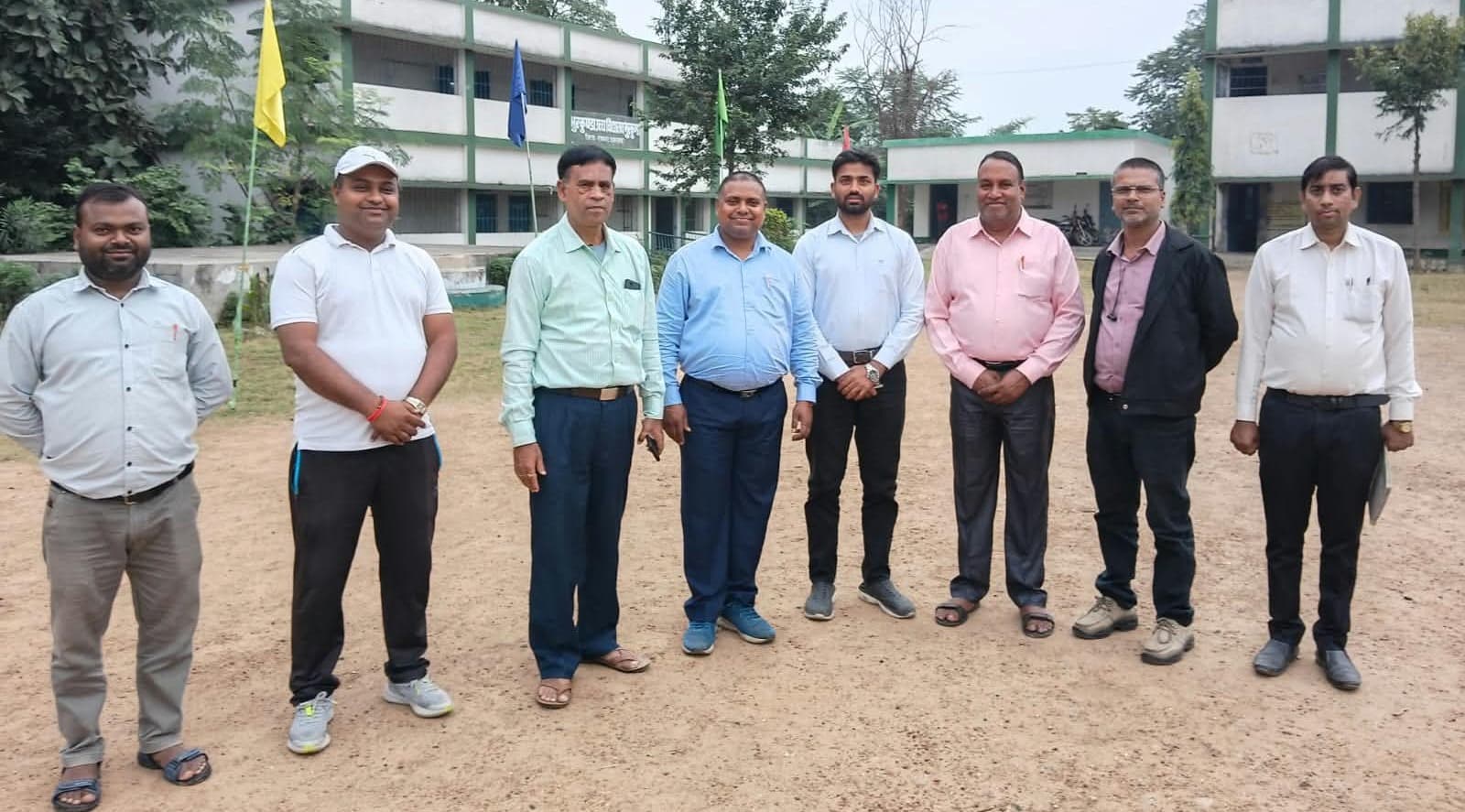 भुरकुंडा उच्च विद्यालय में यू-डाइस प्लस के कार्यों का राज्यस्तरीय टीम ने किया निरीक्षण