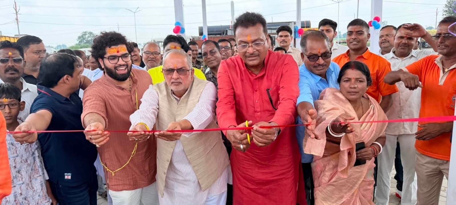पांडेयबारा में सुप्रीम फ्यूल स्टेशन का शुभारंभ, सांसद-विधायक ने किया उद्घाटन