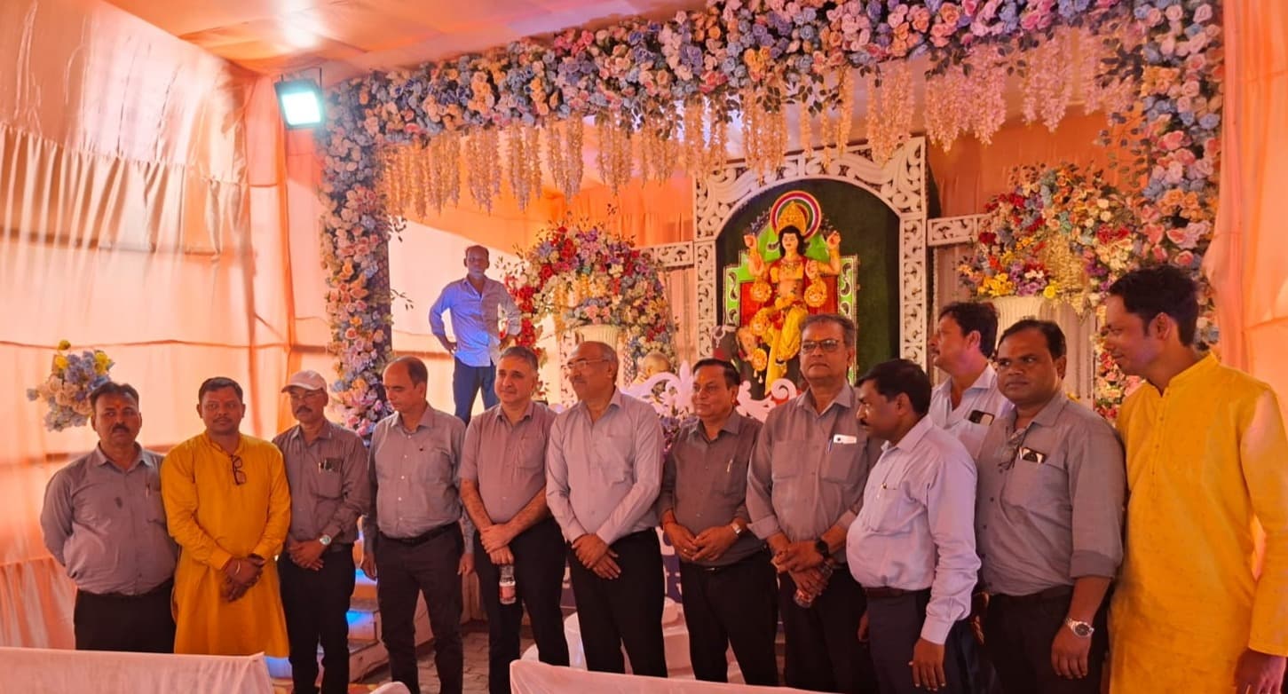 आर्कषण का केंद्र रहा बाबा विश्वकर्मा का चलंत मुर्ति