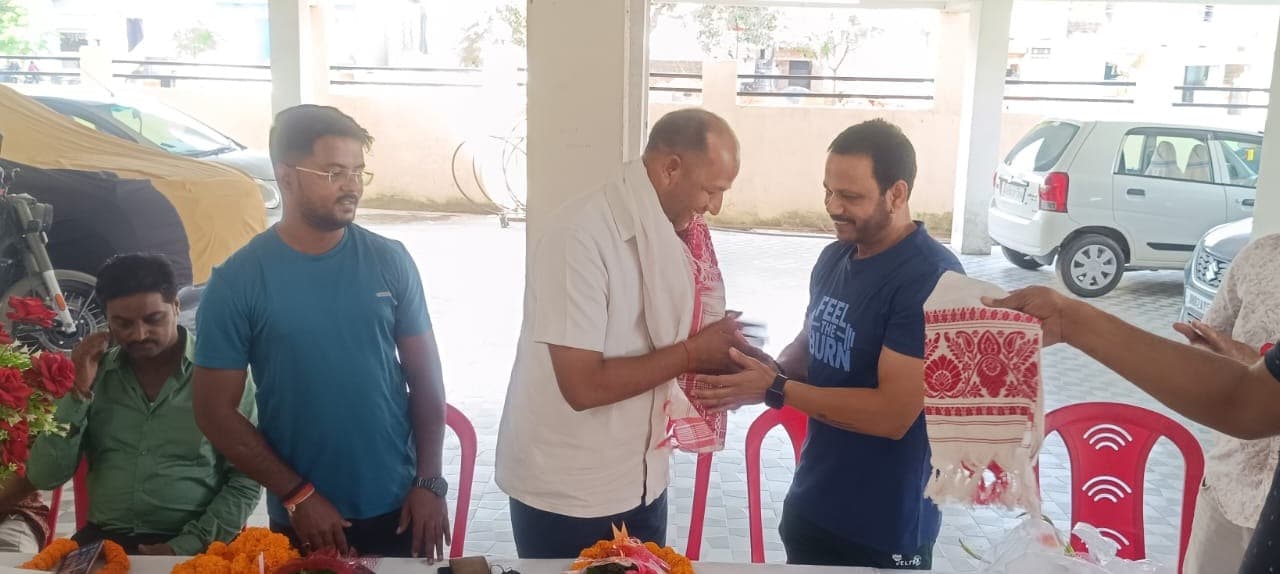 छठ घाट की दुर्दशा पर वार्डवासियों का आक्रोश, नगर निगम को सौंपा आवेदन