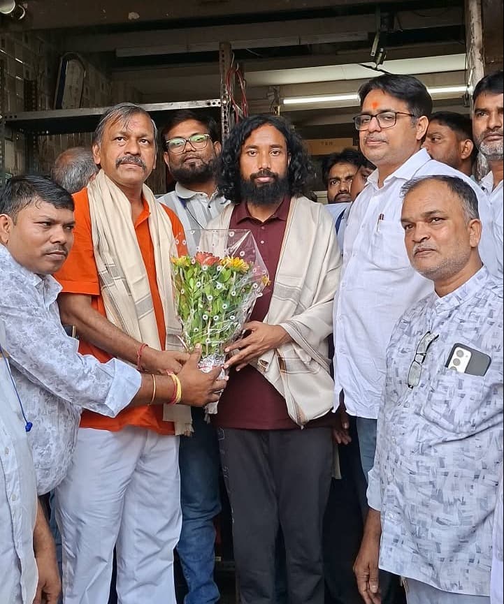 मुंबई में गूंजी झारखंड के छात्रों की पीड़ा, देवेंद्र महतो ने उठाई आवाज