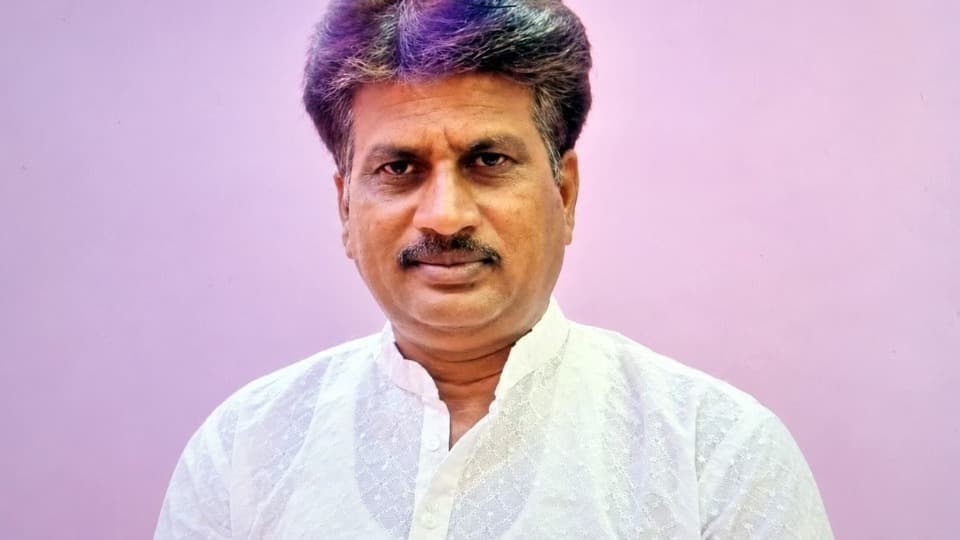 भाजपा का झंडा लगी थार ने बाइक सवार दंपती को मारी टक्कर, शिक्षक की मौत