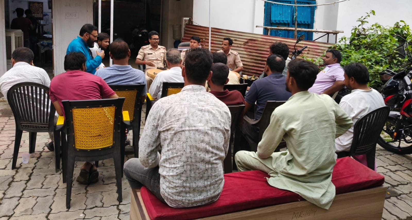 मुहर्रम को शांतिपूर्ण संपन्न कराने को लेकर बड़ा बाजार ओपी में शांति समिति की बैठक