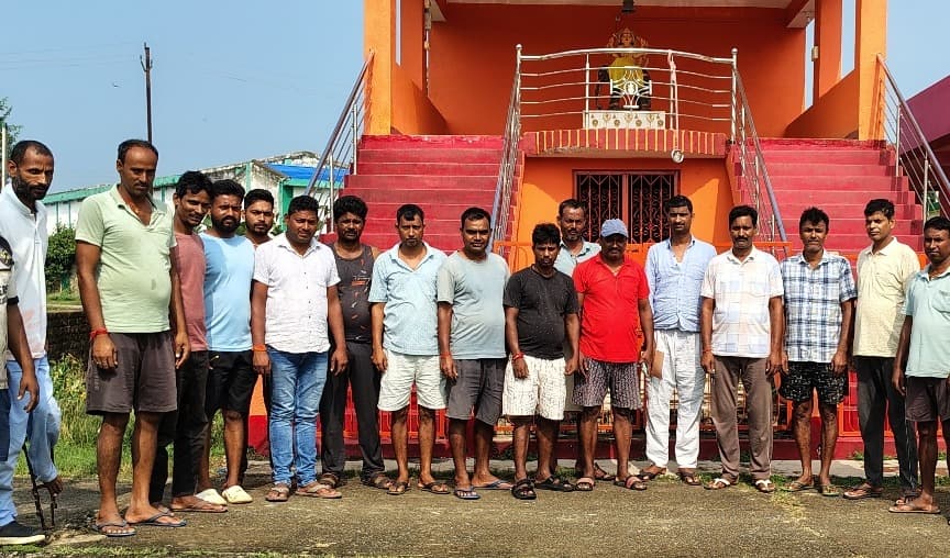 विश्वकर्मा पूजा को लेकर खेरौन मंदिर परिसर में बैठक आयोजित, ओम प्रकाश सिंह बने समिति के नए अध्यक्ष