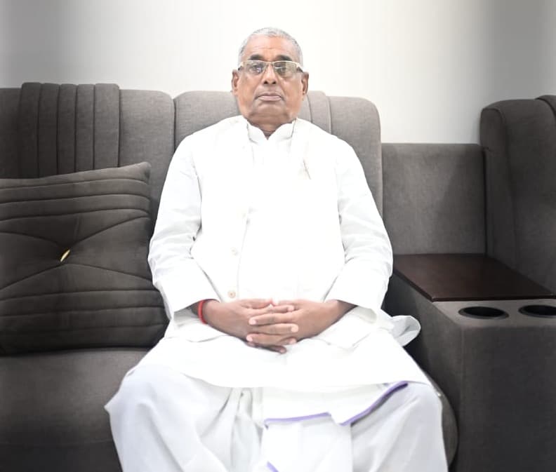 सेवानिवृत्ति के बाद भी शिक्षा और समाजसेवा की राह पर ईशो सिंह