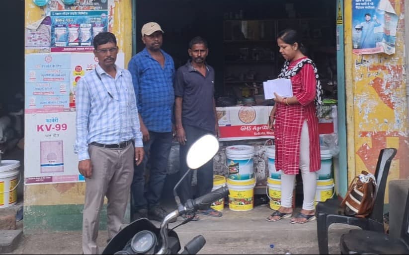 मांडू में खाद्य बीज प्रतिष्ठानों का औचक निरीक्षण, विक्रेताओं को निर्धारित दर पर बिक्री करने के निर्देश 
