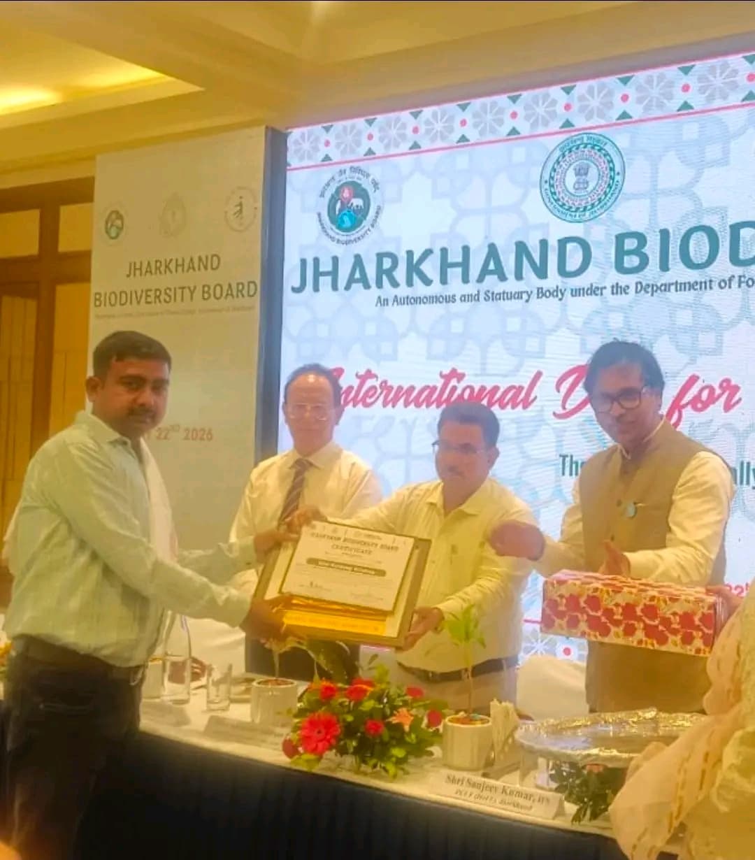 कुलदीप कृष्णा को विश्व जैव विविधता दिवस पर रांची में किया गया सम्मानित