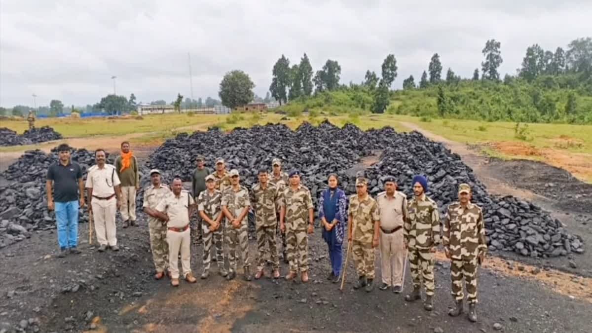 पुलबसिया साइडिंग के पास CISF की छापेमारी, भारी मात्रा में कोयला जब्त