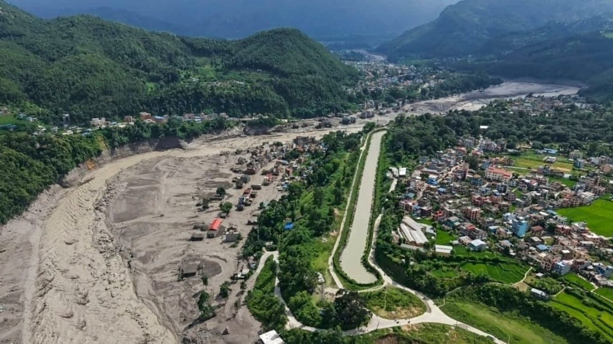 नेपाल में बाढ़ के बीच फिर कांपी धरती, 3.2 तीव्रता का भूकंप दर्ज; नई झील से मंडरा रहा एक और सैलाब का खतरा