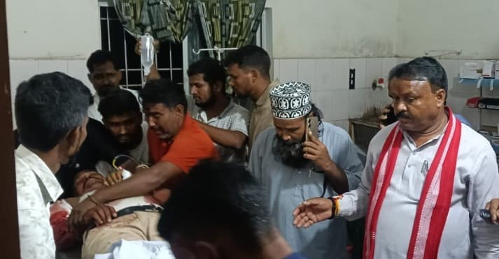 बरही के बरसोत में दर्दनाक सड़क हादसा: ट्रक-बुलेट और टोटो के बीच टक्कर, बाइक सवार एक की मौत, दो गंभीर रूप से घायल