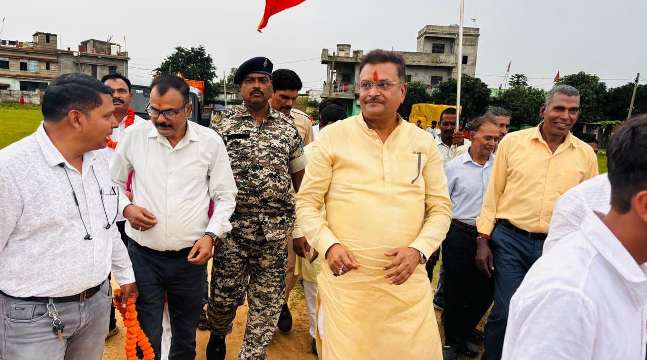 दारू प्रखंड के रामदेव खरिका में सांसद खेल महोत्सव का भव्य आगाज, 