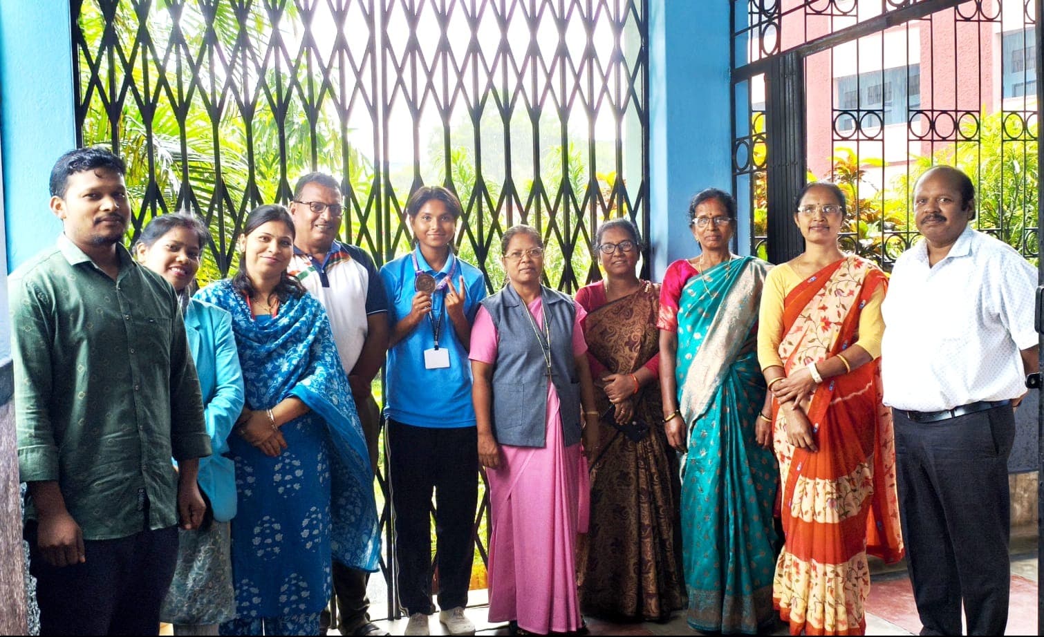 पावन क्रूस विद्यालय, भुरकुंडा की छात्रा दिव्या कुमारी गुप्ता ने थ्रीथलॉन में जीता कांस्य पदक, विद्यालय परिवार ने दी बधाई